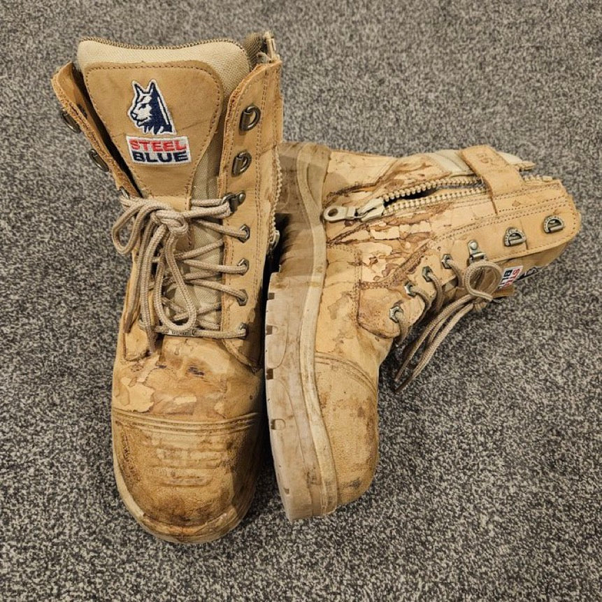 TradieMatt’s boots… Steel Blue