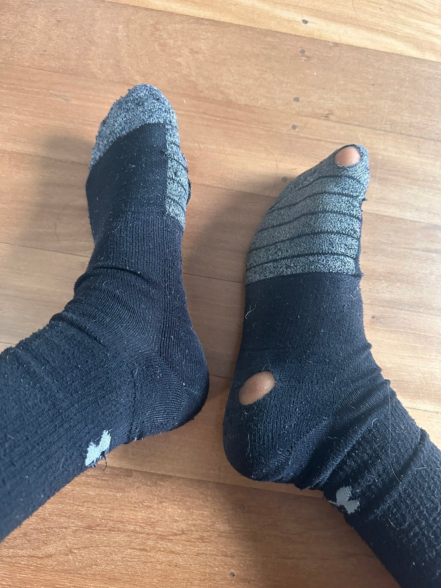 HungPiglets dirty old black socks - 🧦 👃 💦 🍆
