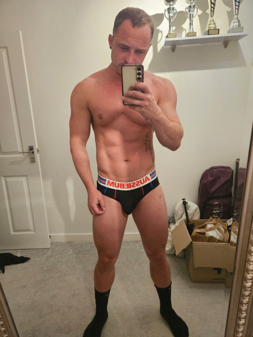 Pantsandsocksguy69’s Black AussieBum briefs