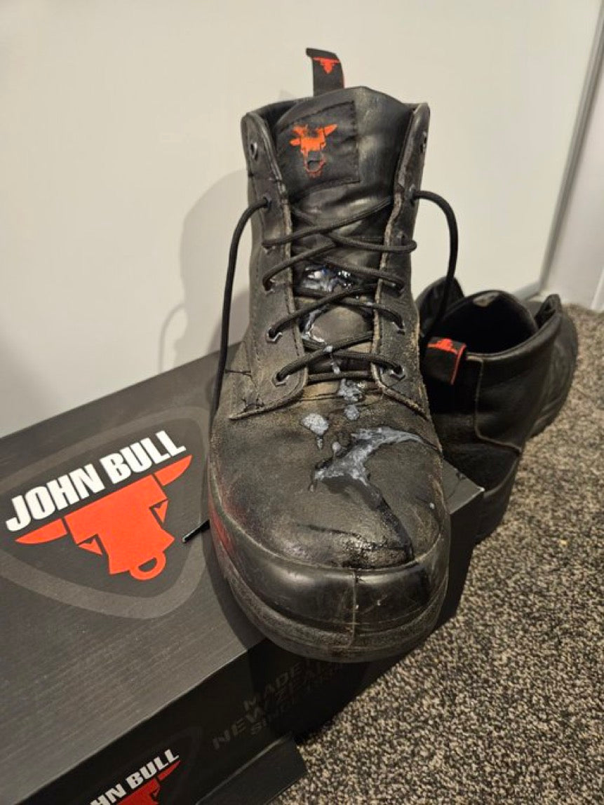 TradieMatt’s boots… John Bull